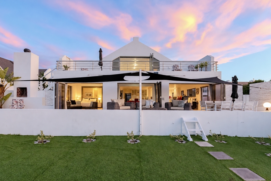 5 Bedroom Property for Sale in Golden Mile Western Cape
